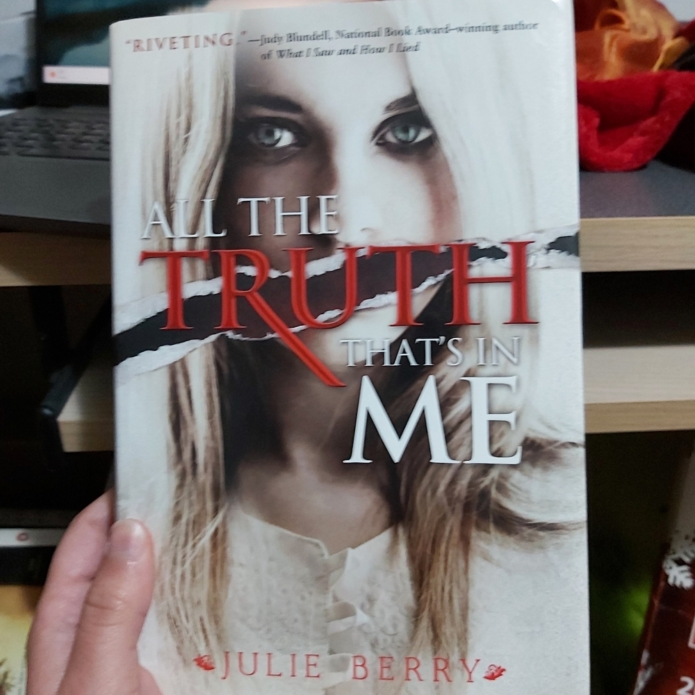 🤯2/$15 The Truth that's in me by Julie Berry hardcover book